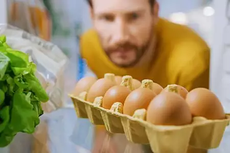 [Fotos] Nunca pongas huevos en la nevera. He aquí por qué...