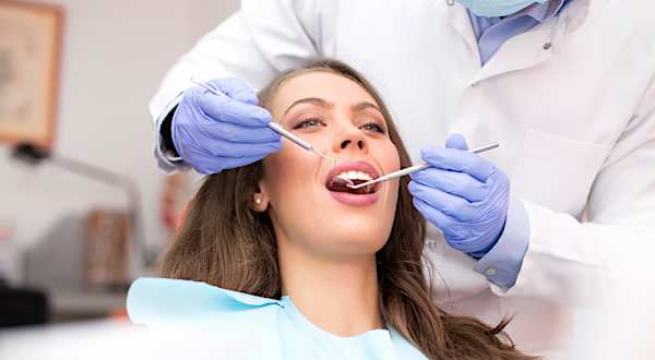 Implantes dentários no Campo Grande: lista de preços