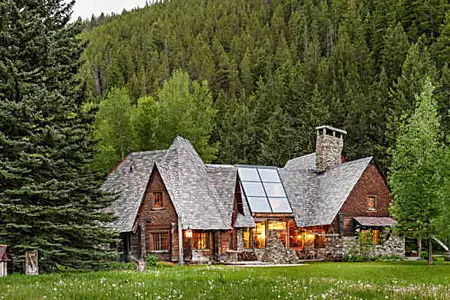 Luxury Farm Ranches at a Glance: See the Market's Finest