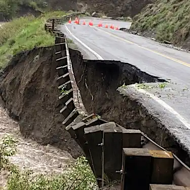 Yellowstone closes for the first time in 34 years after record flooding