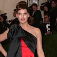 Linda Evangelista files $50M lawsuit over disfiguring cosmetic treatment Linda Evangelista files $50M lawsuit over disfiguring cosmetic treatment