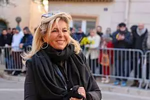 "Je les ai pourris" : Caroline Margeridon se livre sans filtre sur l’éducation de ses deux enfants