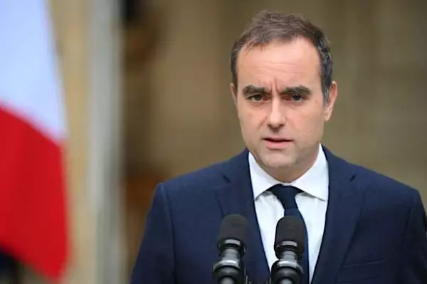 Léa Salamé reçoit Sébastien Lecornu au 20h : ce détail qui a dérangé les téléspectateurs