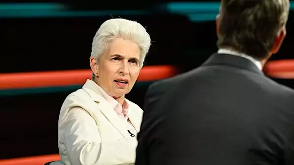 Απλό κείμενο στο Lanz: «Σπάνια ουρώ όρθιος»