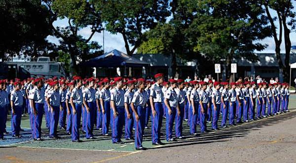 MEC prevê adesão de 54 escolas ao modo cívico-militar em 2021