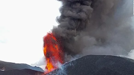 El estremecedor sonido que produce la lava en el mar de La Palma | Video