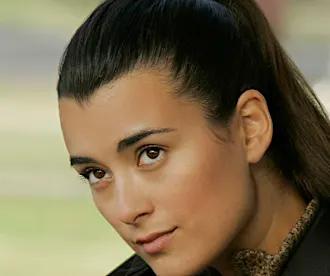 [Photos] At 41, Cote De Pablo Up-sized Her Bikini