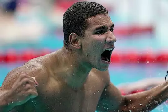 Ahmed Hafnaoui sorprende y se queda con la medalla de oro en natación Ahmed Hafnaoui sorprende y se queda con la medalla de oro en natación