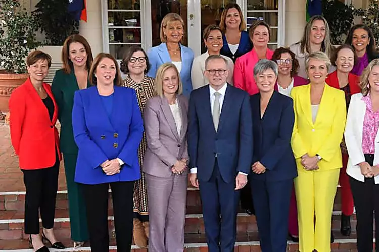 New Australian government includes record 13 female ministers