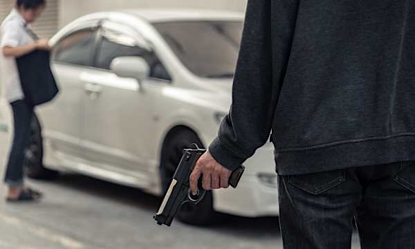 Comerciantes y residentes en Santo Domingo Norte toman medidas ante ola de asaltos