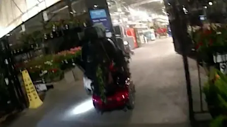 Video capta a policía disparando mortalmente a un hombre en silla de ruedas