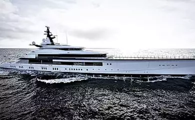 Jerry Jones just bought himself an impressive yacht. Jerry Jones just bought himself an impressive yacht.