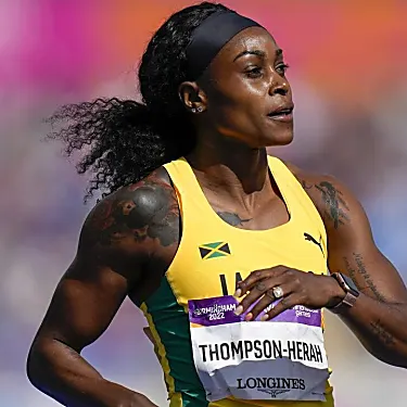 Η βασίλισσα των ολυμπιακών σπριντ της Τζαμάικας Thompson-Herah αποχωρεί από τους Ολυμπιακούς Αγώνες του Παρισιού