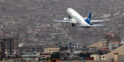 Αφγανιστάν: ΗΑΕ λειτουργεί αεροπορική γέφυρα βοήθειας προς την Καμπούλ ως PIA του Πακιστάν για να επαναλάβει τις εμπορικές πτήσεις Αφγανιστάν: ΗΑΕ λειτουργεί αεροπορική γέφυρα βοήθειας προς την Καμπούλ ως PIA του Πακιστάν για να επαναλάβει τις εμπορικές πτήσεις