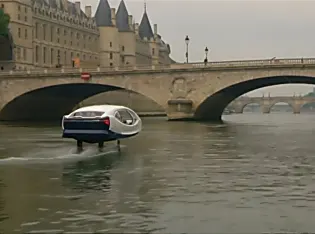 «Πετώντας ταξί» σταμάτησε από την αστυνομία κατά τη διάρκεια δοκιμών στον ποταμό Σηκουάνα στο Παρίσι