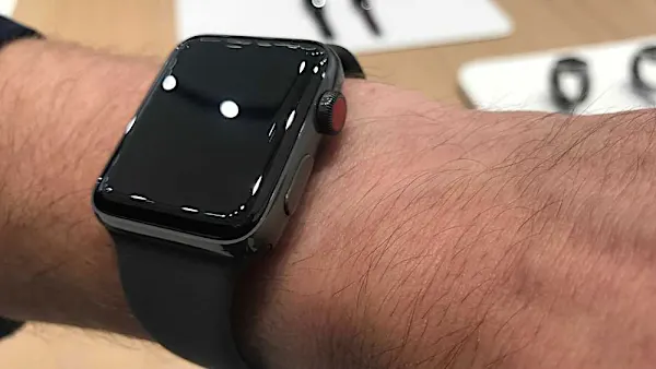 Προσιτό SmartWatch Ο καθένας στην Ελλάδα μιλάει