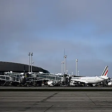 Ακυρώθηκαν πτήσεις καθώς οι Γάλλοι ελεγκτές εναέριας κυκλοφορίας διαμαρτύρονται για τη μεταρρύθμιση του συνταξιοδοτικού συστήματος