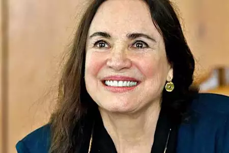 [Fotos] Regina Duarte ​vive uma vida pacífica com seu parceiro