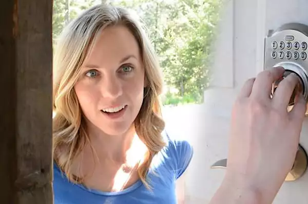 Wife Keeps Locking Herself In Bathroom With Dog Until Husband Notices Mark On Leg