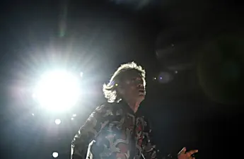 Ικανοποίηση: Η Rolling Stone Jagger δημοσιεύει την πρώτη φωτογραφία από την επέμβαση