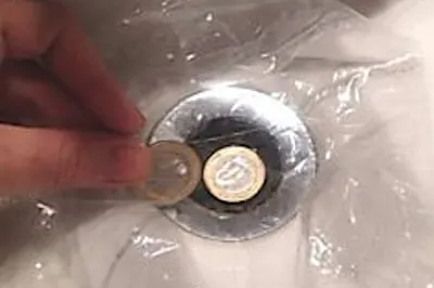 [Pics] This Is Why Hotel Guests Should Always Put Coins In The Sink
