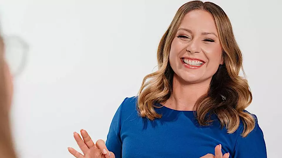 Micro-Trading: Saskia Naumann erklärt wie man mit minimalen Einsatz erfolgreich traden lernt