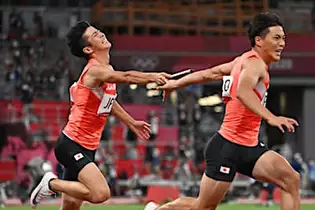 男子400mリレー、バトンパスでまさかのミス メダルならず 男子400mリレー、バトンパスでまさかのミス メダルならず