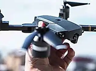 Αυτό το φτηνό drone μπορεί να είναι το καλύτερο δώρο πώλησης το 2018