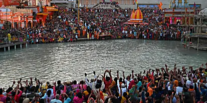 Οι πρώην βασιλείς του Νεπάλ είναι θετικοί μετά το θρησκευτικό φεστιβάλ της Ινδίας