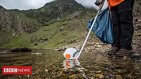 Bins removed from Snowdonia beauty spots
