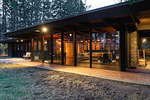 Mid-Century Modern House Designed by Frank Lloyd Wright Disciple Lists for Under $1 Million