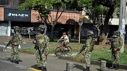 Algunos protestan en contra del paro en Colombia | Video