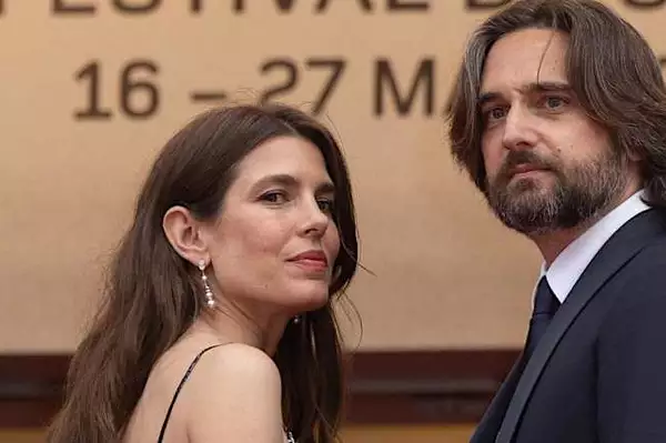 Dimitri Rassam sans fard sur son divorce avec Charlotte Casiraghi : « J’ai perdu le contrôle » Dimitri Rassam sans fard sur son divorce avec Charlotte Casiraghi : « J’ai perdu le contrôle »
