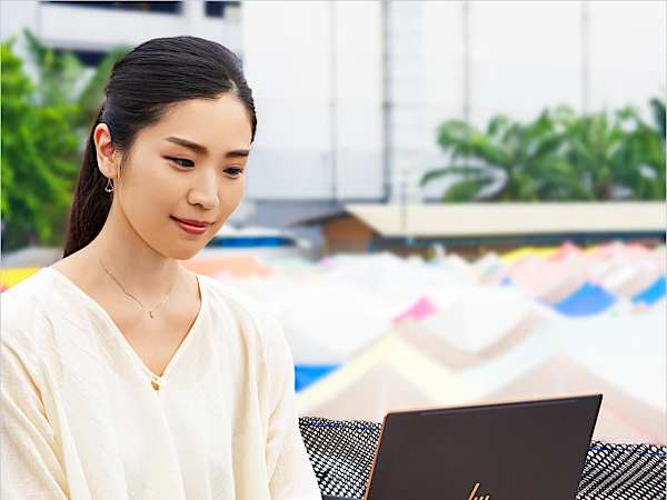 子どもがいてもみんなと同じようにチャレンジしたいあなたにベストなノートPCは？