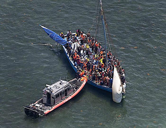 Desembarcos de inmigrantes en el sur de Florida aumentaron casi un 300% en octubre, indican agentes fronterizos