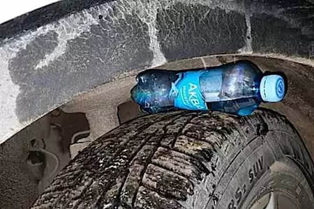 [Gallery] Always Put a Plastic Bottle on Your Tires when Parked, Here's Why