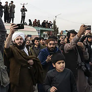 Αξιωματούχος των Ταλιμπάν του Αφγανιστάν λέει ότι η λήψη φωτογραφιών είναι «μείζον αμάρτημα»