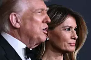 Η Μελάνια Τραμπ στο επίκεντρο του ενδιαφέροντος σε τρέιλερ ταινίας του Amazon Η Μελάνια Τραμπ στο επίκεντρο του ενδιαφέροντος σε τρέιλερ ταινίας του Amazon