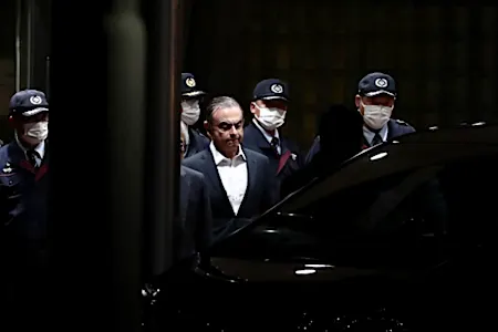 Carlos Ghosn deixa prisão domiciliar no Japão e viaja ao Líbano