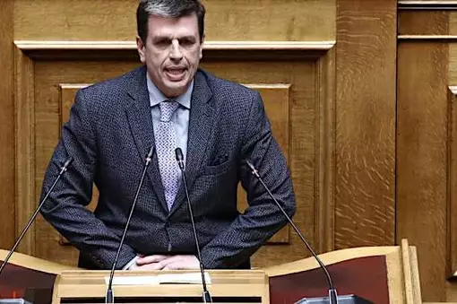 Βουλή / Ο Καιρίδης πήρε τη σκυτάλη στην αθλιότητα από τον Κυρανάκη