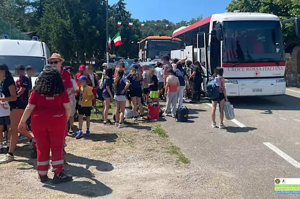 Maxi intossicazione, 28 bambini finiscono in ospedale: è allarme Maxi intossicazione, 28 bambini finiscono in ospedale: è allarme