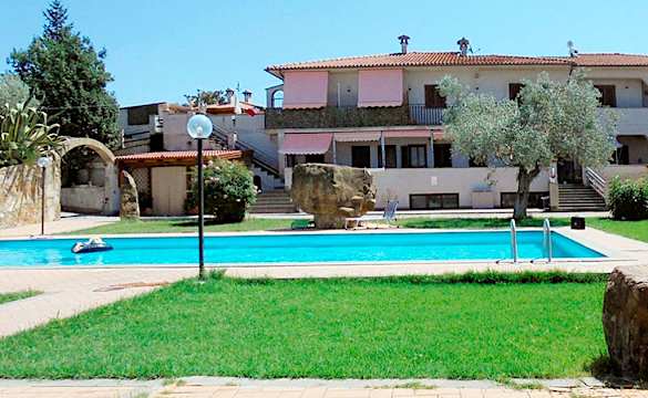 Appartamenti al piano terra con terrazzo e piscina in vendita a partire da 40.000 euro Appartamenti al piano terra con terrazzo e piscina in vendita a partire da 40.000 euro