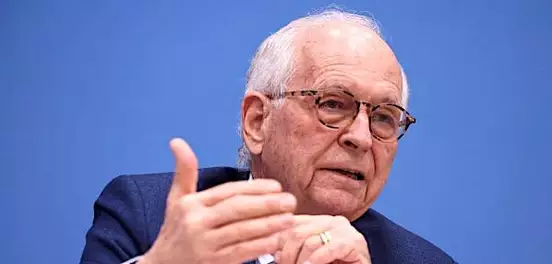 Βόλφγκανγκ Ίσινγκερ: «Καταφανές τακτικό λάθος το ότι το Ιράν επιτίθεται σε ολόκληρη τη γειτονιά του, τη μία μετά την άλλη» - Βίντεο