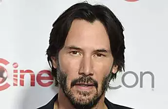 [Photos] Winona Ryder Claims She's Been Married to Keanu Reeves Since '92 + Other Facts