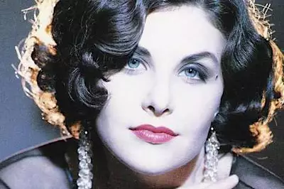 [Photos] Remember Sherilyn Fenn? This Is Her Net Worth At 59