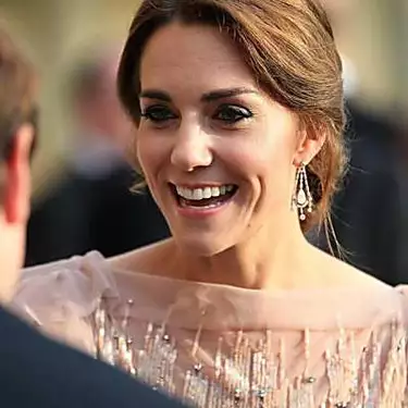 PHOTO - Kate Middleton: her hot blazer for the mid-season is signed by a French brand