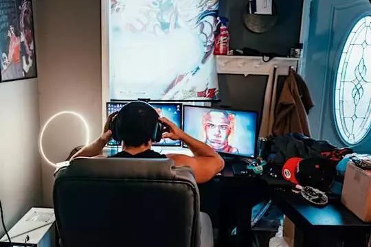 Up all night with a Twitch millionaire: The loneliness and rage of the internet's new rock stars