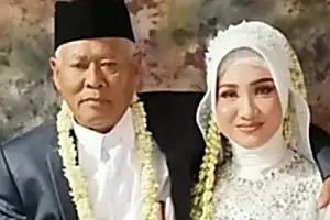 Kecantikan Fia Barlanti Bikin Haji Sondani Si Juragan Tanah Asal Cirebon Kesengsem, Nekat PDKT