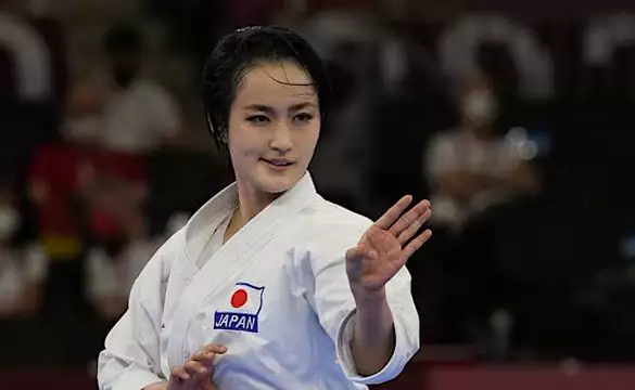 バッハ氏が清水希容を呼び出し、取材終了 コーチ「何か呼ばれて…」 バッハ氏が清水希容を呼び出し、取材終了 コーチ「何か呼ばれて…」