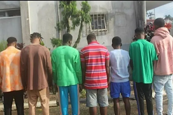 EFCC operatives arrest yahoo school operators after raid in Edo